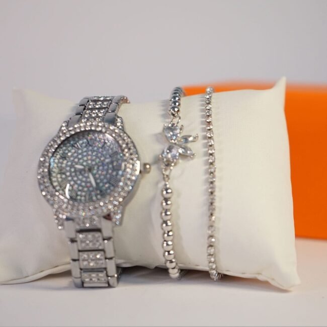 ساعة نسائيه مطرزة بالماس - فضي