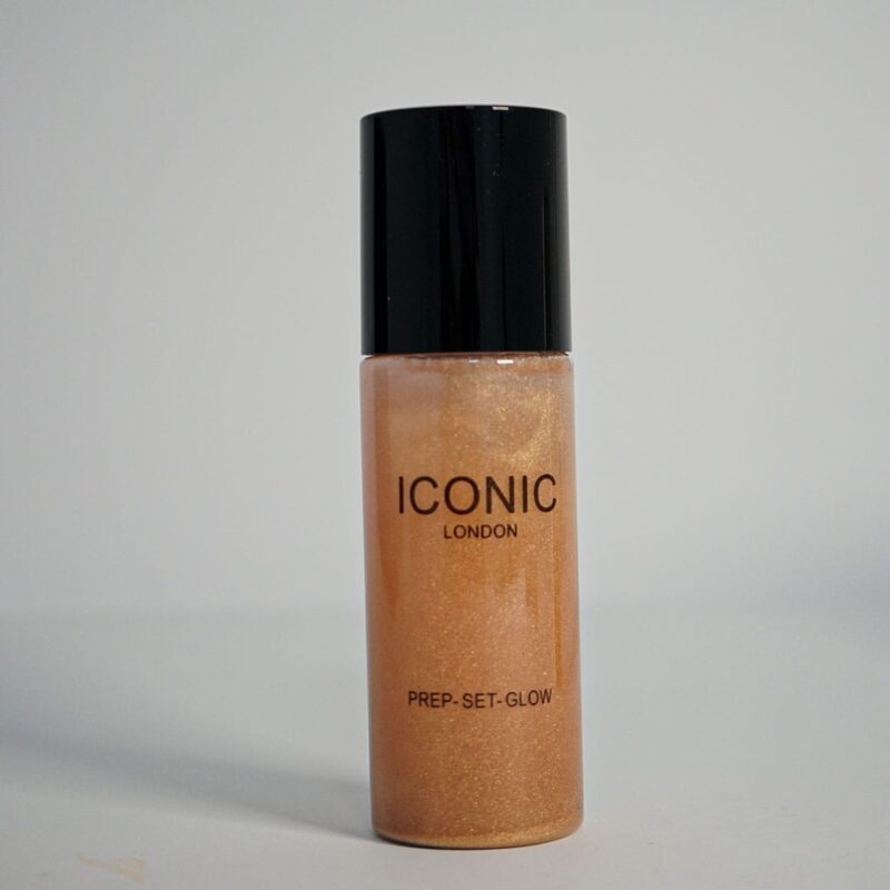 Iconic Liquid Highlighter Mist for Face and Body - Image 3