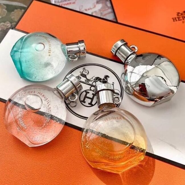مجموعة عطر هيرمس أو دي ميرفيليس (Hermès Eau des Merveilles).  - Image 2