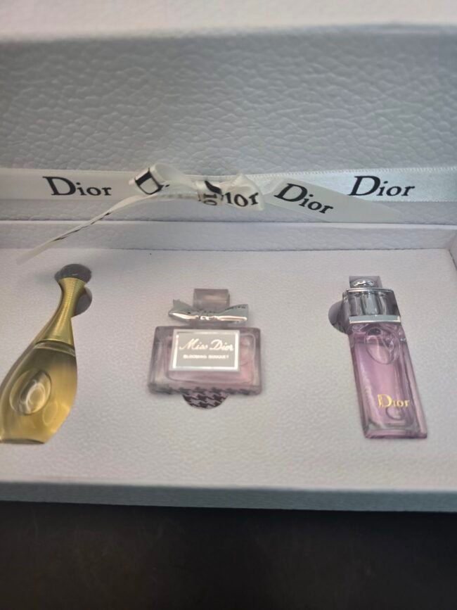 مجموعة عطور من ديور